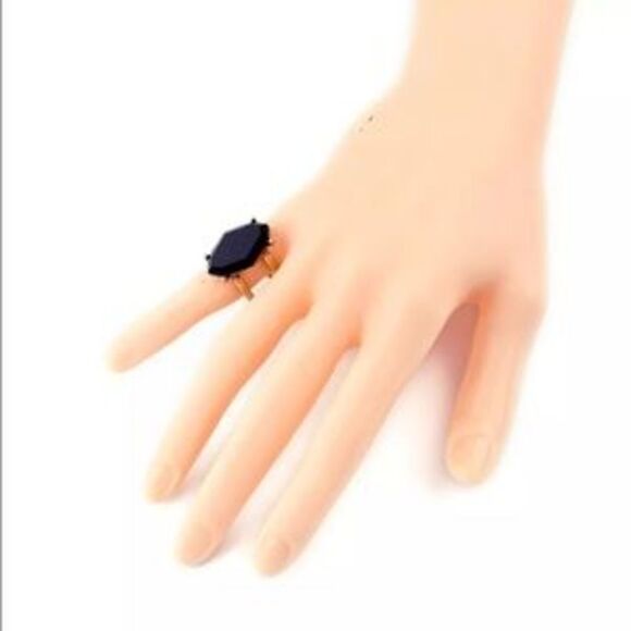 NEW!! Gorgeous Ring Set - Picture 4 of 4